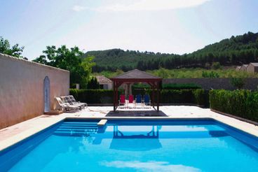 Casa rural con piscina y barbacoa en la Puebla de Don Fadrique.