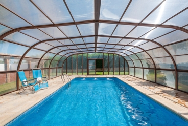 Casa rural con piscina techada y amplio jardín