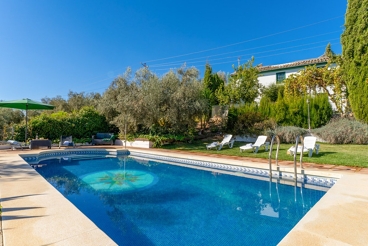 Casa Rural con Wifi y piscina en Iznájar