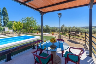 Villa avec barbecue et piscine à Setenil de las Bodegas