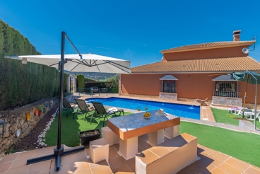 Villa avec piscine et cheminée à Arriate