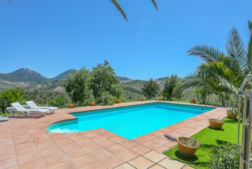 Casa rural con piscina y barbacoa en Pruna