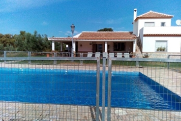 Villa avec piscine et barbecue à Algodonales