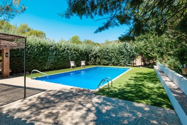 Casa rural con piscina y barbacoa en Mogón