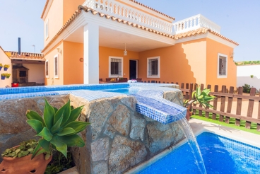 Ferienhaus mit Schwimmbad und Jacuzzi in Conil de la Frontera