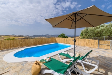 Vakantiehuis met zwembad en openhaard in Antequera - La Higuera