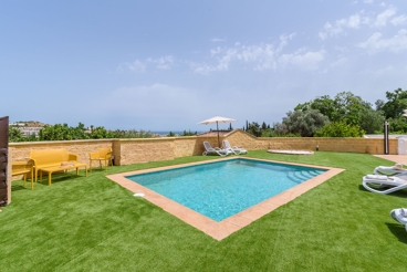 Casa de vacaciones con terraza y vistas al mar cerca de Fuengirola