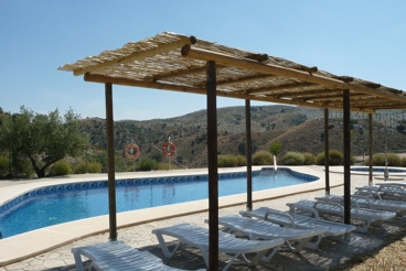 Maison de vacances avec cheminée et piscine à Taberno