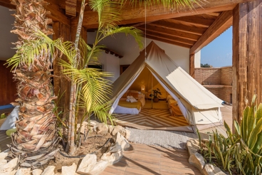 Glamping near the beach with Wifi and swimming pool in Rincón de la Victoria