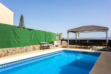 Casa Rural cerca de la playa con chimenea y piscina en Alhaurín de la Torre