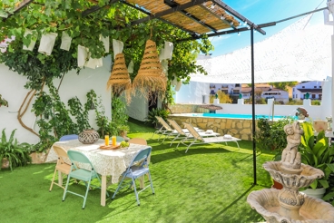 Maison de vacances avec piscine à Montecorto