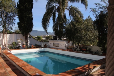 Holiday Home with barbecue and swimming pool in Jimena de la Frontera