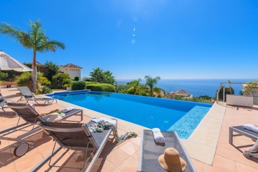 Wonderful villa with sea views in Salobreña