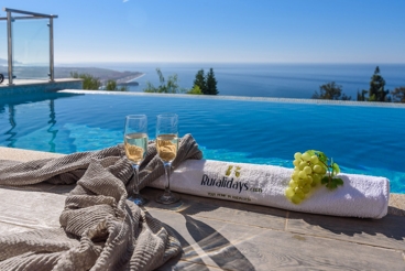 Modern vakantiehuis met verwarmd zwembad met uitzicht op zee in Salobreña