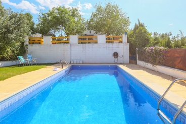 Ferienhaus mit Grill und Pool in Estepa