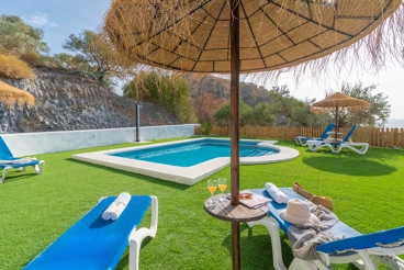 Finca mit Kamin und Swimming Pool in Álora