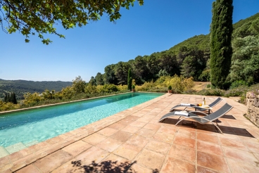 Casa rural con una gran piscina en Gaucín