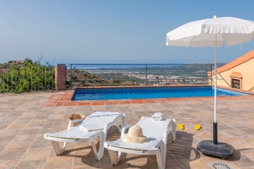 Maison de vacances avec cheminée et piscine à Velez-Malaga pour 4 personnes