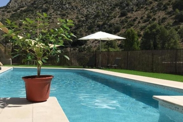 Maison de vacances avec piscine à Puebla de Don Fabrique