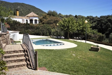 Casa rural con piscina en Córdoba capital