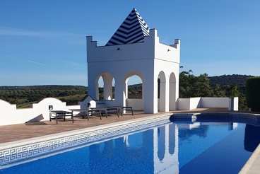 Vakantiehuis met zwembad en openhaard in Arriate
