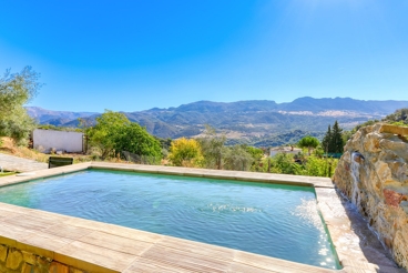 Casa Rural con piscina y barbacoa en Cortes de la Frontera