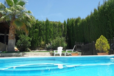 Ferienhaus mit Schwimmbad, Minigolf und Tischtennis in El Padul.