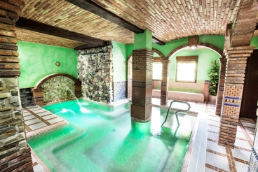 Rural suite for 2 people with private jacuzzi in Mecina Bombarón