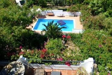 Holiday home with pool and close to the beach in Caños de Meca.