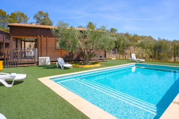 Complejo rural con piscina, barbacoa y canasta en Vélez-Rubio.