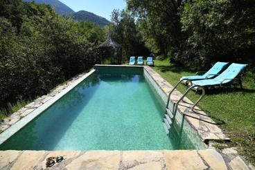 Casa rural con piscina en la naturaleza de la Sierra de Cádiz