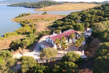 Vakantiehuis met zwembad en tuin in Alcalá de los Gazules