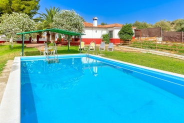 Casa Rural con piscina y barbacoa en Teba