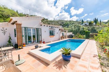 Maison de vacances avec barbecue et piscine à Cómpeta pour 5 personnes