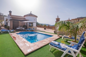 Maison de vacances avec piscine et belle vue à Cómpeta