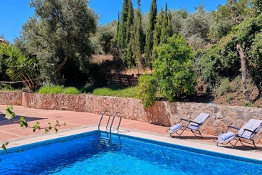 Finca mit beheizter Pool und Kamin in Algodonales