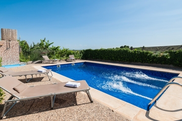 Holiday home with pool and barbecue in Pozo Alcón