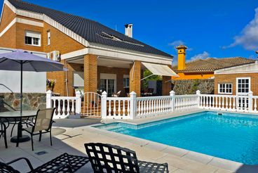 Casa rural con piscina y barbacoa en El Puerto de Santamaría.