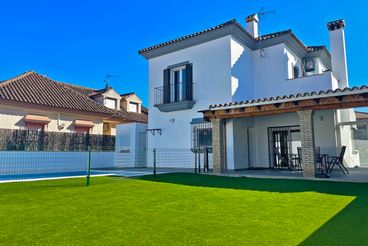 Casa rural con piscina y barbacoa en Jerez de la Frontera.