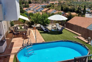 Casa rural con piscina y barbacoa muy cerca de Granada