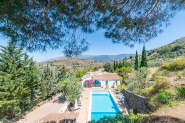 Casa Rural con piscina y barbacoa en Cómpeta para 12 personas