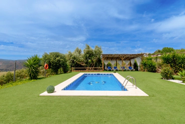 Casa rural con piscina y barbacoa en Algatocín