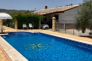 Villa avec piscine et barbecue à Montefrío
