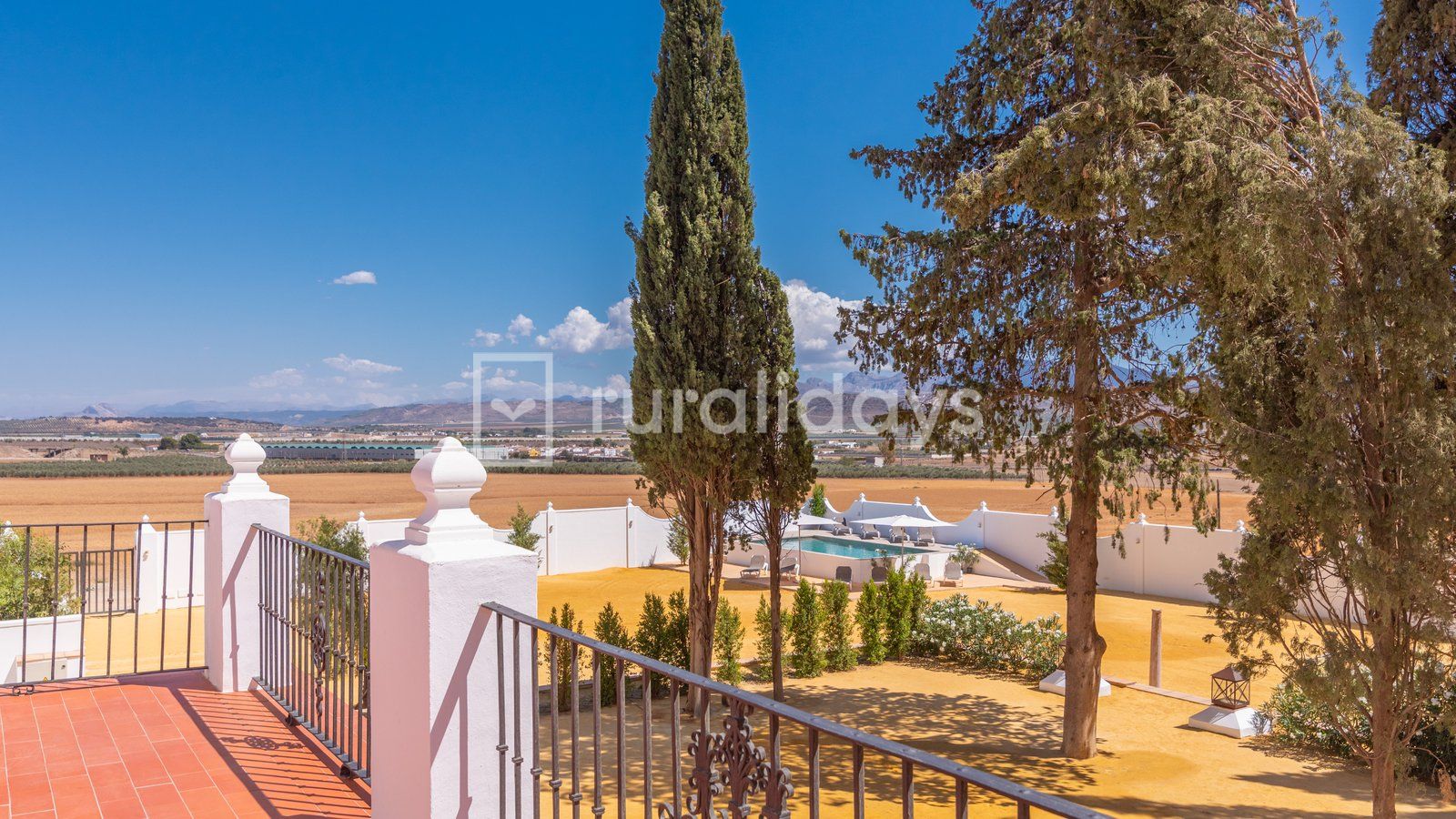 Cortijo el Solano Antequera by Ruralidays