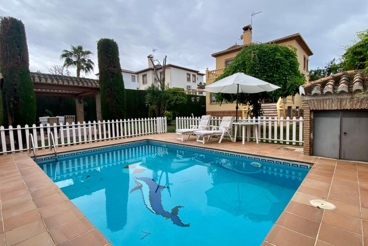Ferienhaus mit Schwimmbad und Grill in der Nähe von Granada