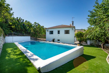 Casa rural con piscina y barbacoa en Montecorto