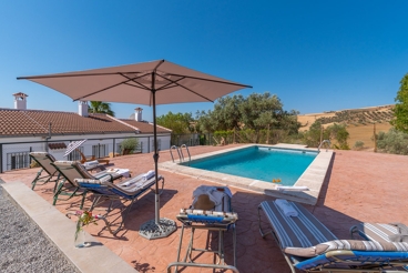 Vakantiehuis met zwembad en barbecue in Antequera