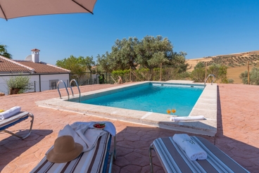 Holiday Home with swimming pool and BBQ in Antequera