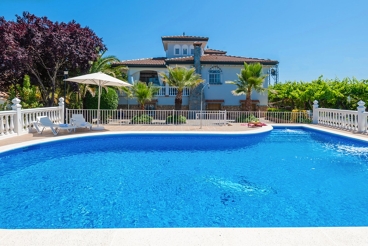 Ferienhaus mit Pool und Grill in Alcalá La Real für 10 Personen