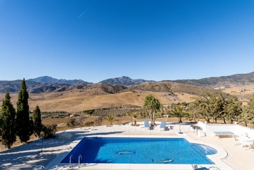 Villa avec piscine et barbecue à Álora